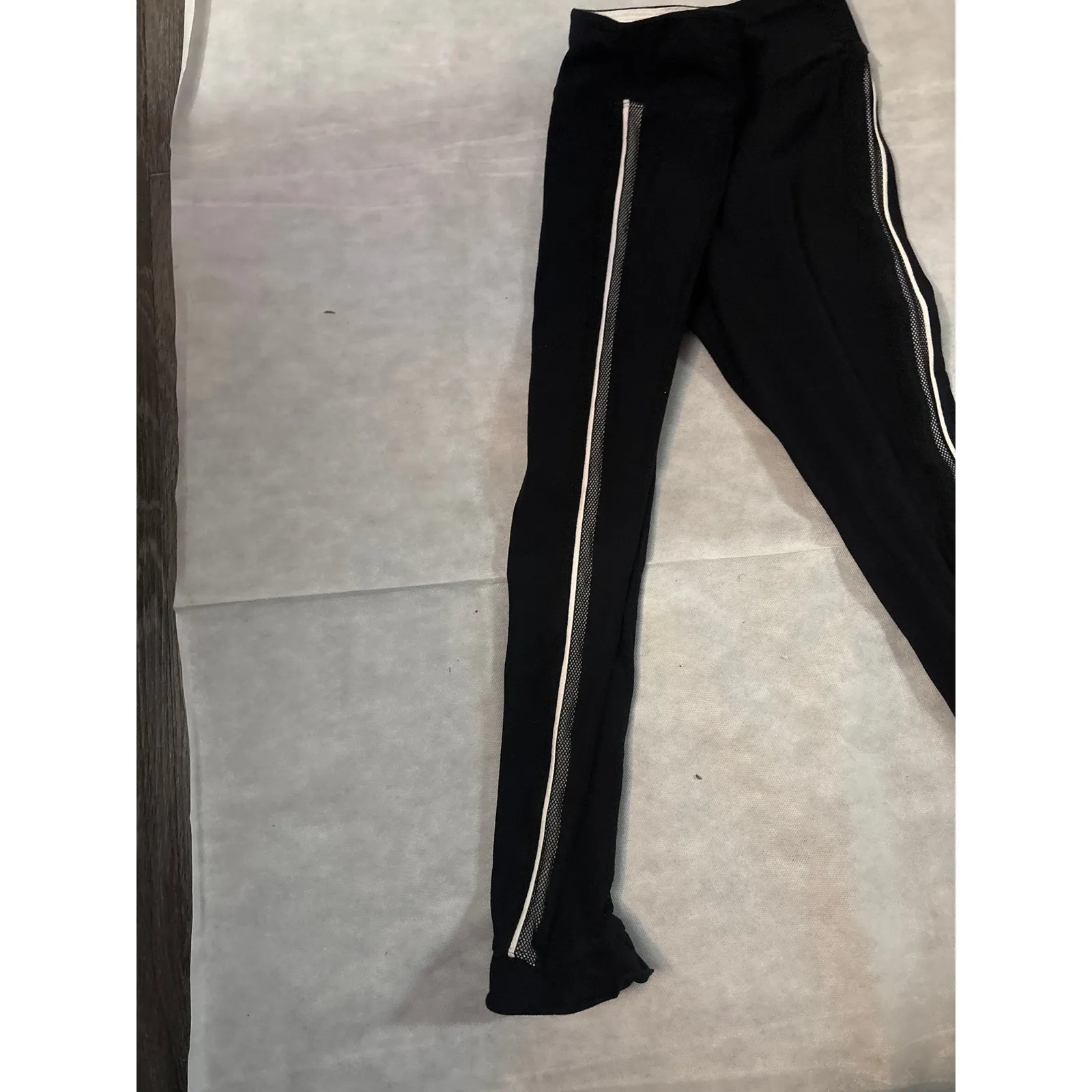 Betsey Johnson Black Performance Ruffled Hem Racetrack Stripe  Capri Leggings S - Image 5