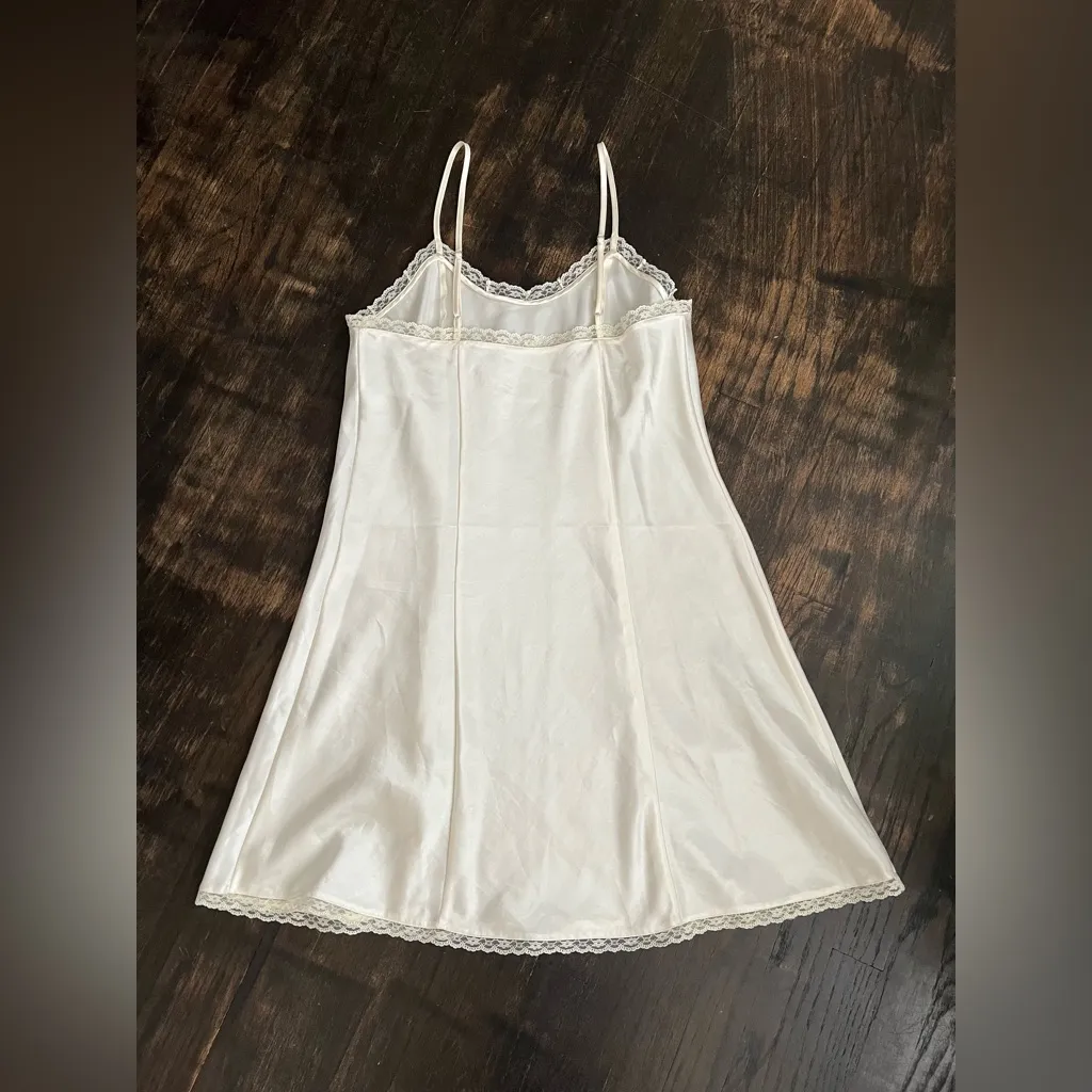 Women’s Erika Taylor Intimates Vintage Feminine Nightgown White Lace Trim Slip S - Image 2
