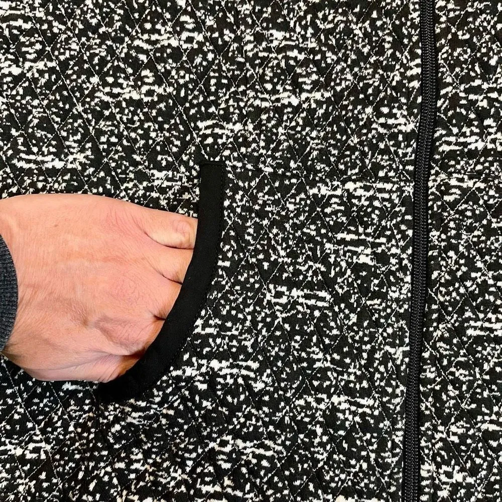NWT A La Carte Black White Quilted Zip Up Vest Medium - Image 7