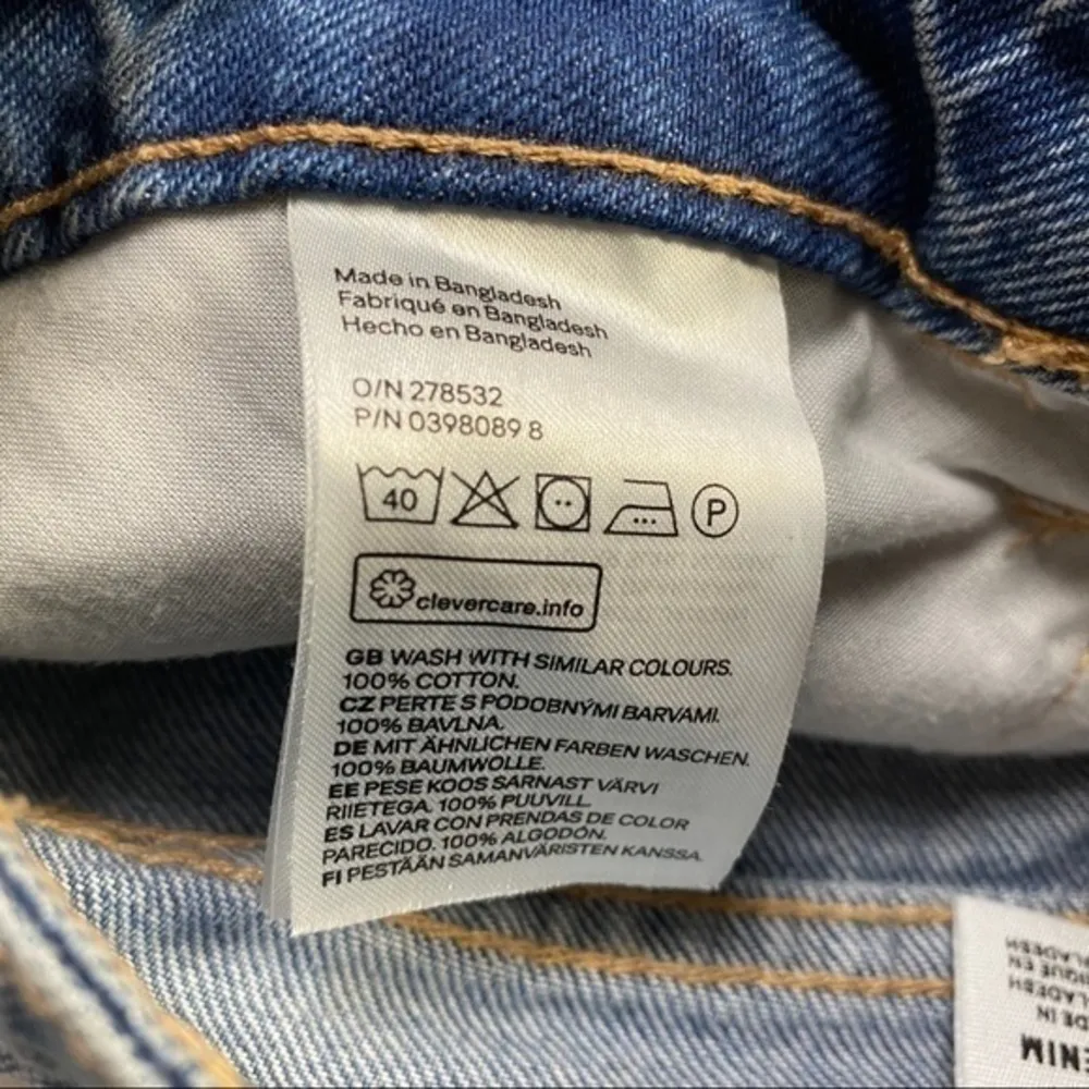 H&M Medium Wash Cuffed‎ Denim Shorts - Image 5