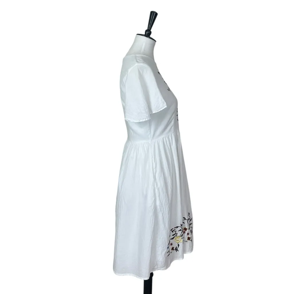 Floral Embroidered A-line Dress Flutter Sleeves White Multi Women’s Size Medium - Image 3