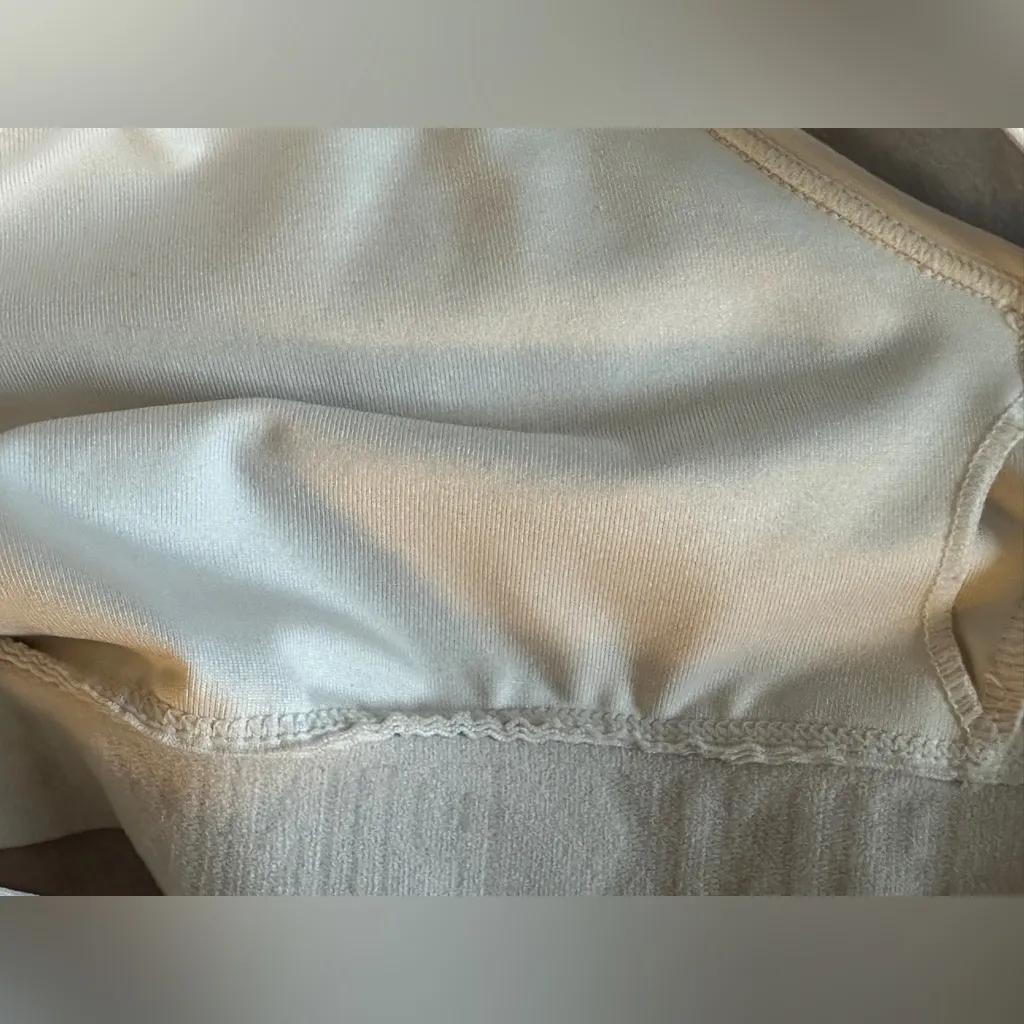 Pink Victoria's Secret White Sports Bra Women's Sz Small - Image 6