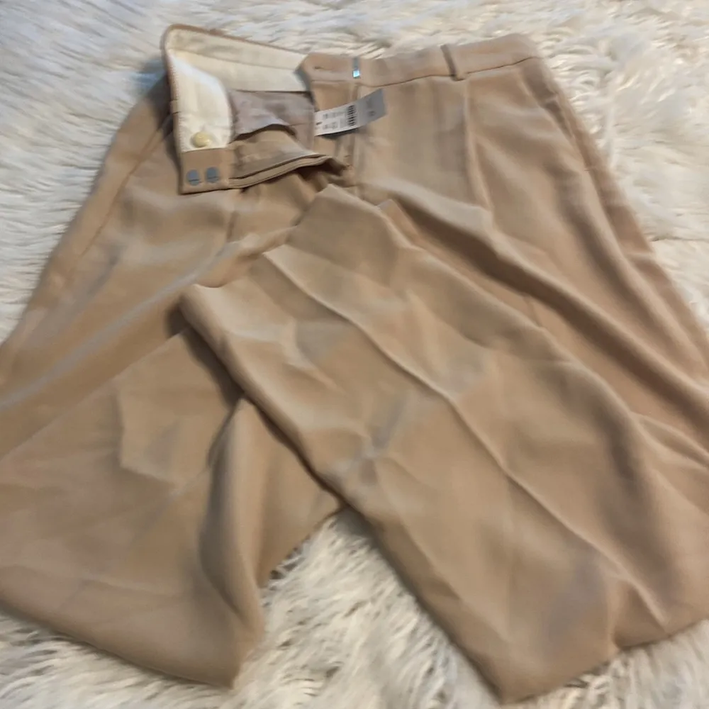 J.Crew Essential Pants size 2 brand new color tan inseam 29” waist 28” - Image 9