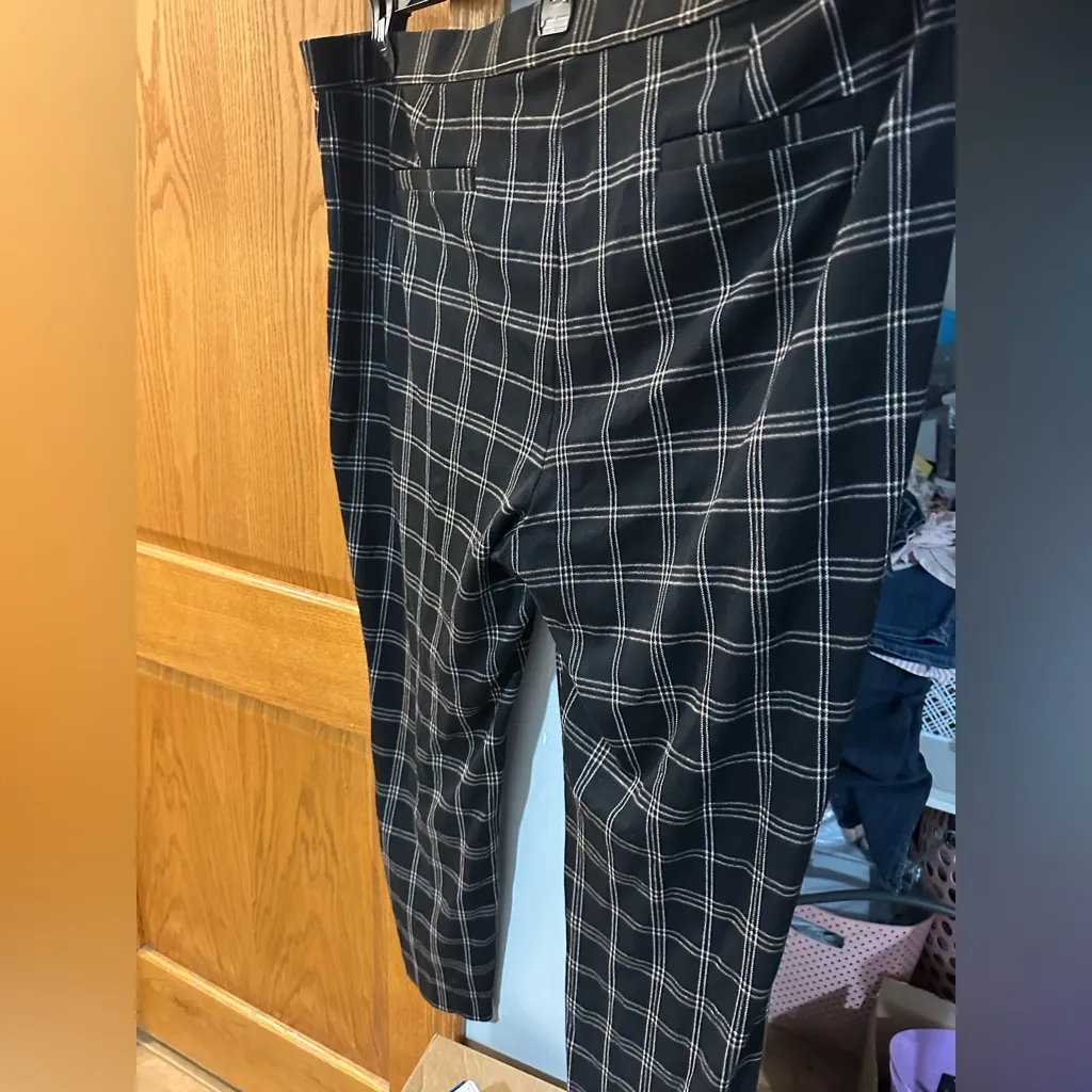 Nordstrom Black and White Plaid Men's Pants - Image 2