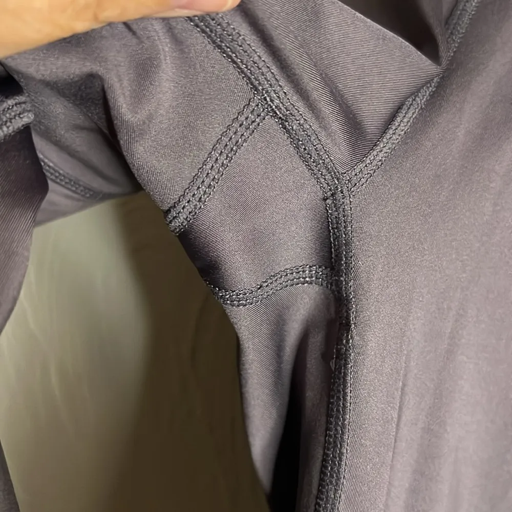 Fabletics Bra Top and Legging set in ~ size small - Image 11