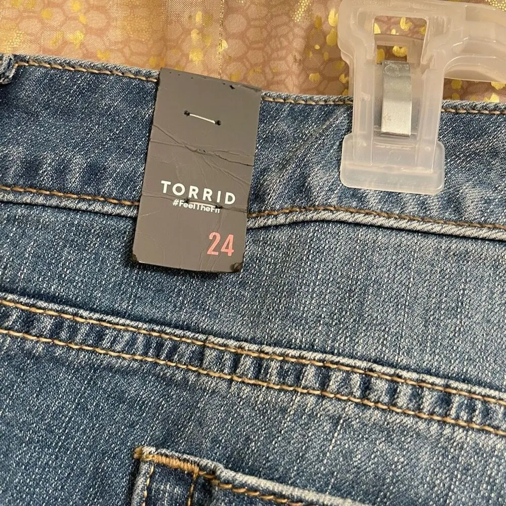 Torrid 3.5 Inch Vintage Stretch Mid-Rise Short Blue Cali Love Size 24 NWT - Image 6