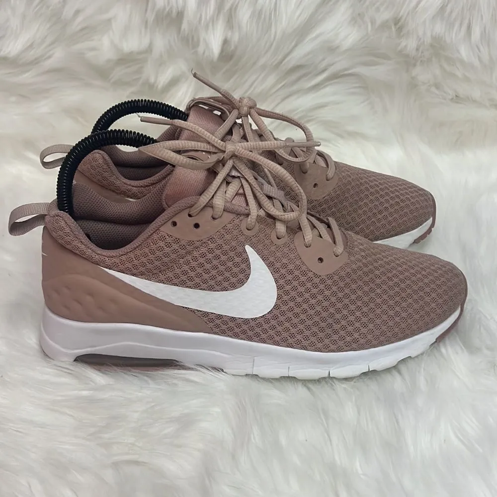 Women's Nike Air Max Motion Low Sneakers Bin 11 - Image 5