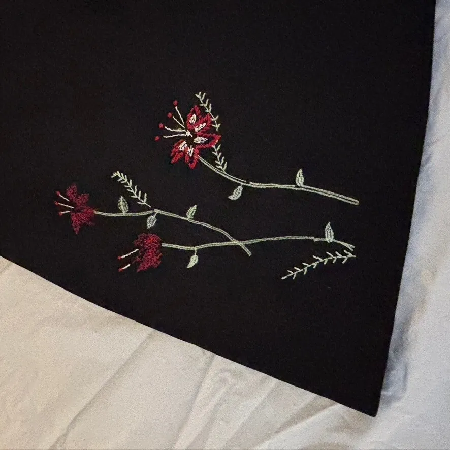 Express Embroidered Skirt Floral A-Line Black Career Casual Size M - Image 2