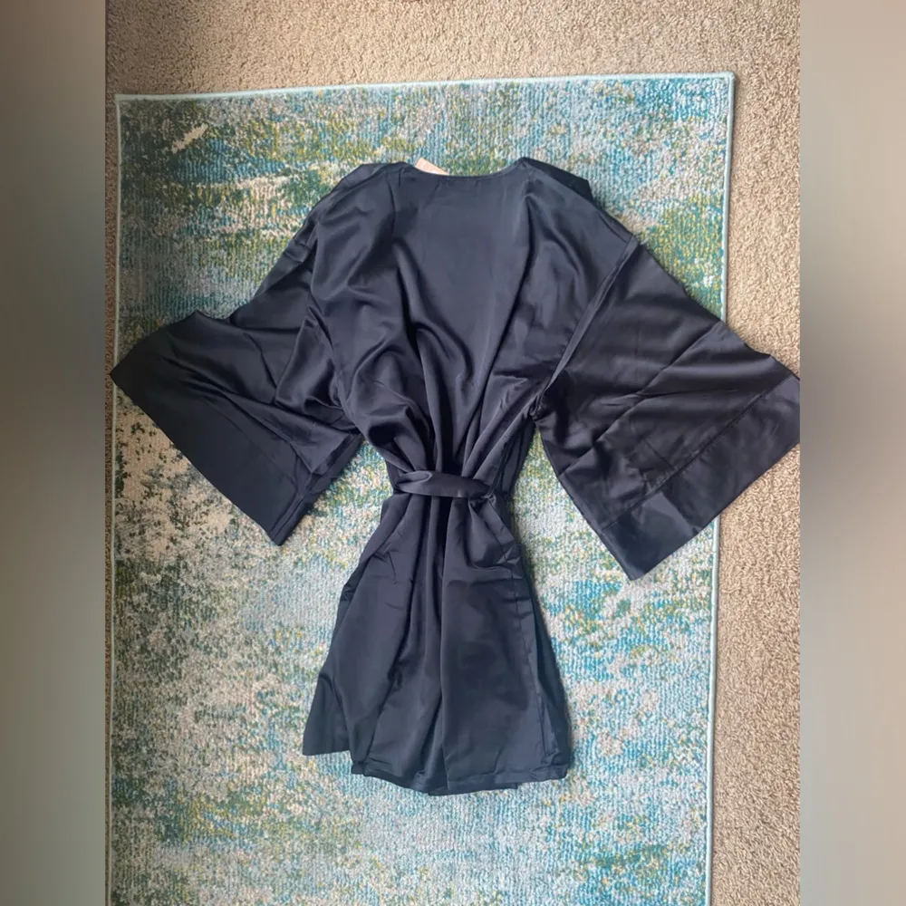 NWT ThirdLove short black silky tie robe, size OS - Image 12