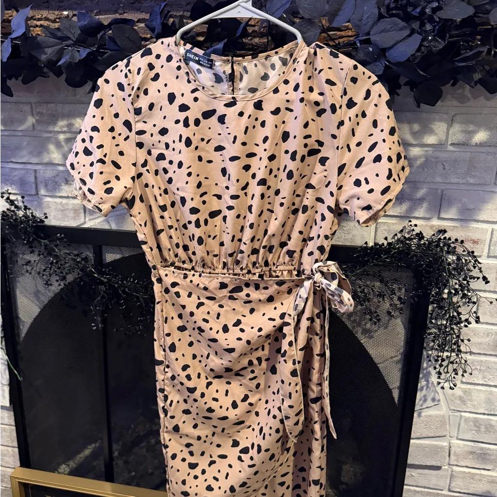 SHEIN Black and Cream Mini Dress - Image 4