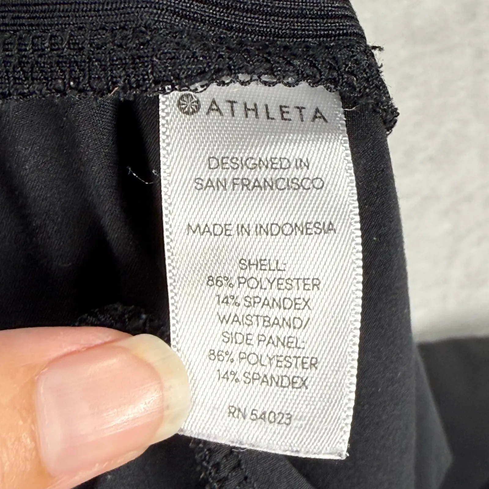 Athleta Trekkie North Jogger Pants‎ Black Stretch Travel Hiking Size 6 flaw - Image 8