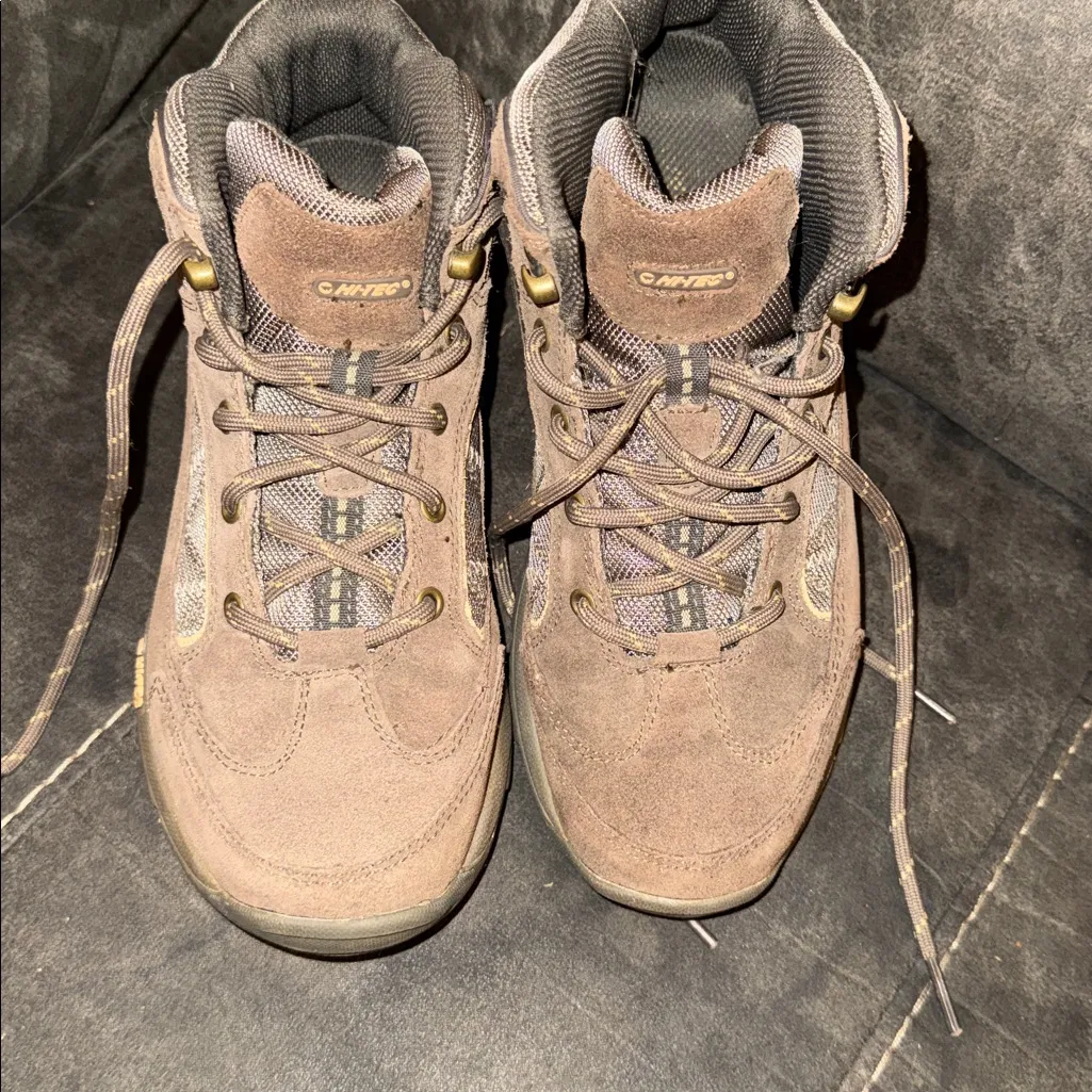 Hi-Tec Tan and Brown women’s Boots size 8 - Image 8