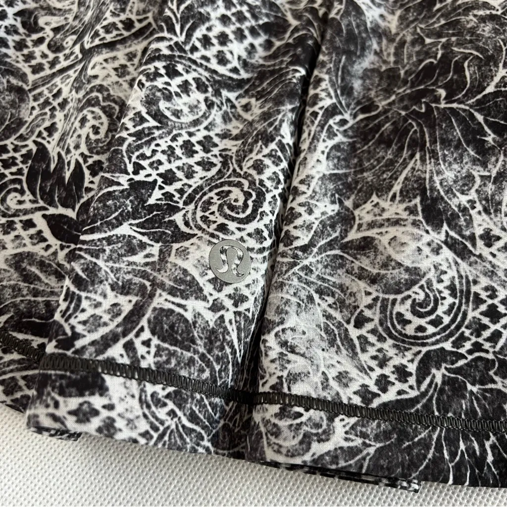 Lululemon Serigraph Alpine Pace Rival Skort Size 2 Tall Skirt White Black Multi - Image 13