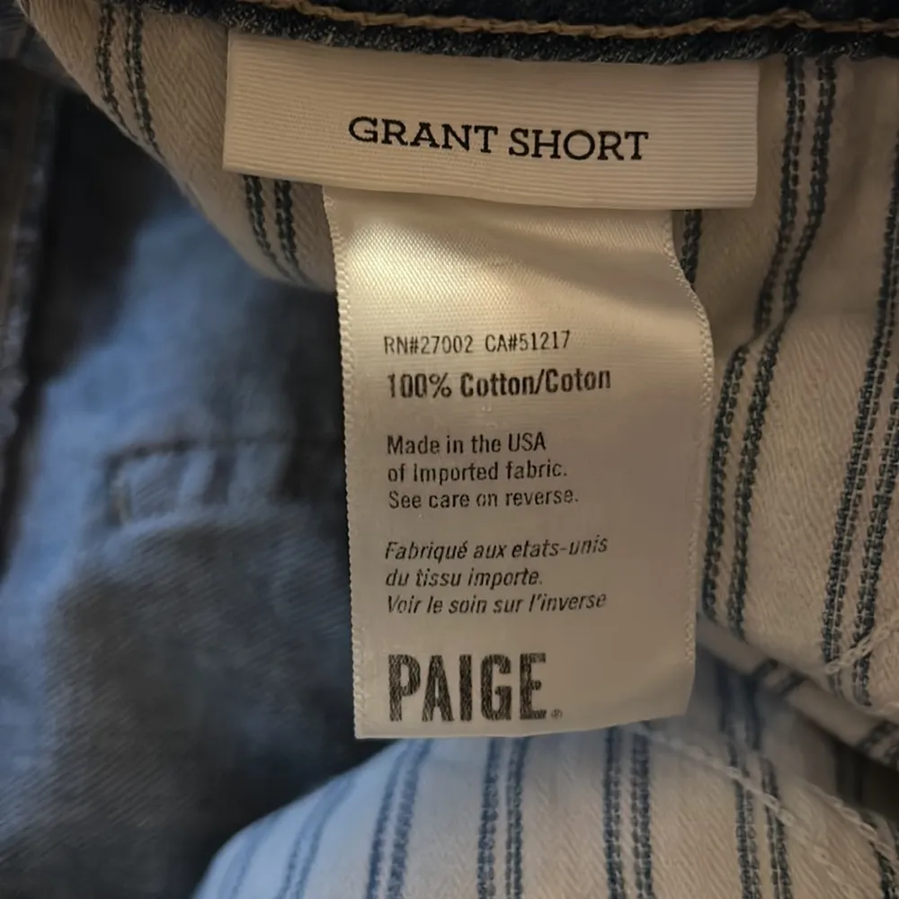 Paige Grant Distressed Cuffed Light Wash Denim Shorts - size 26 - Image 5