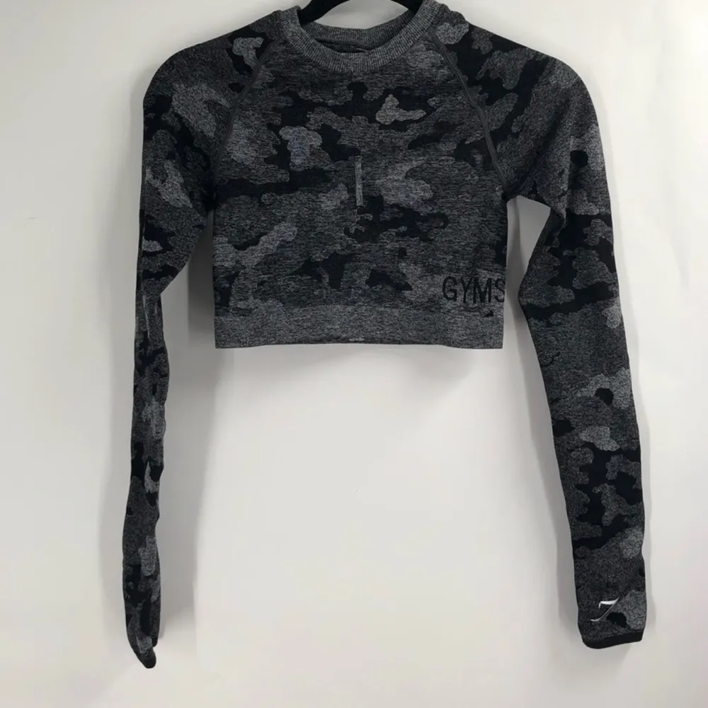 GYMSHARK Adapt Camo Seamless Long Sleeve Crop Top - Image 5