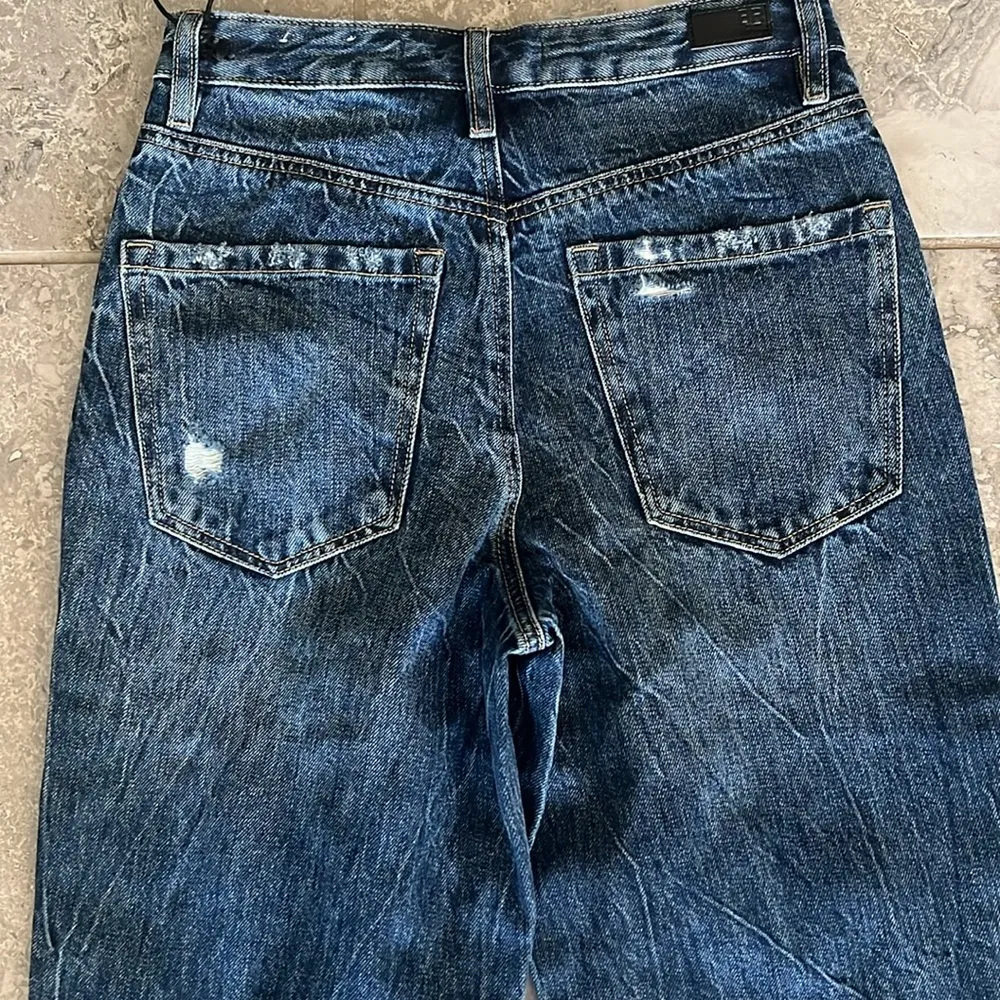 Blue Revival Boyfriend Distressed Jeans in Blue/Monaco Size 24 New w/Tag $139 - Image 5