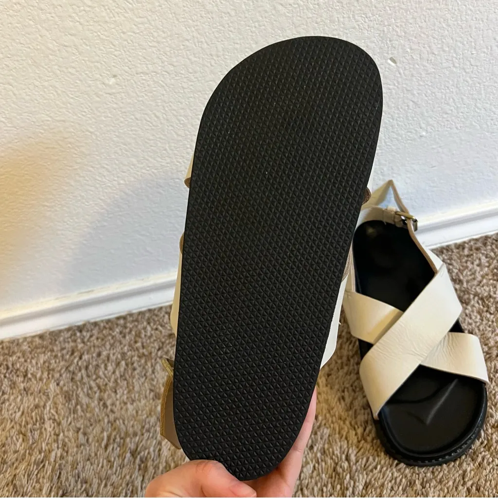 Elegant Cream Cross - Image 6