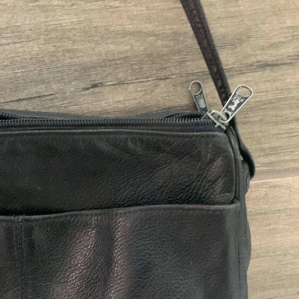 Black crossbody bag - Image 2