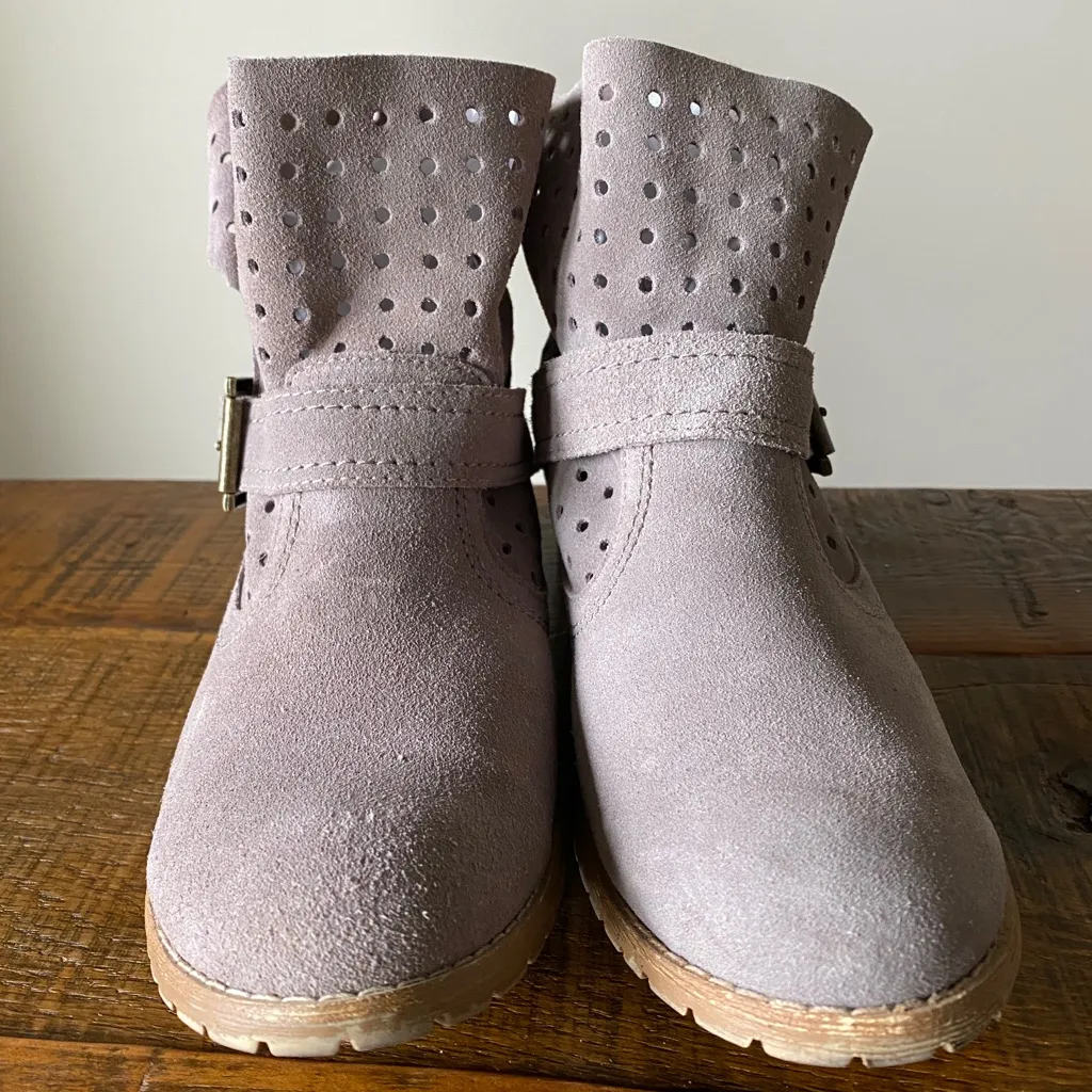 Super Cute Booties! Gray Size 7.5 - Image 2