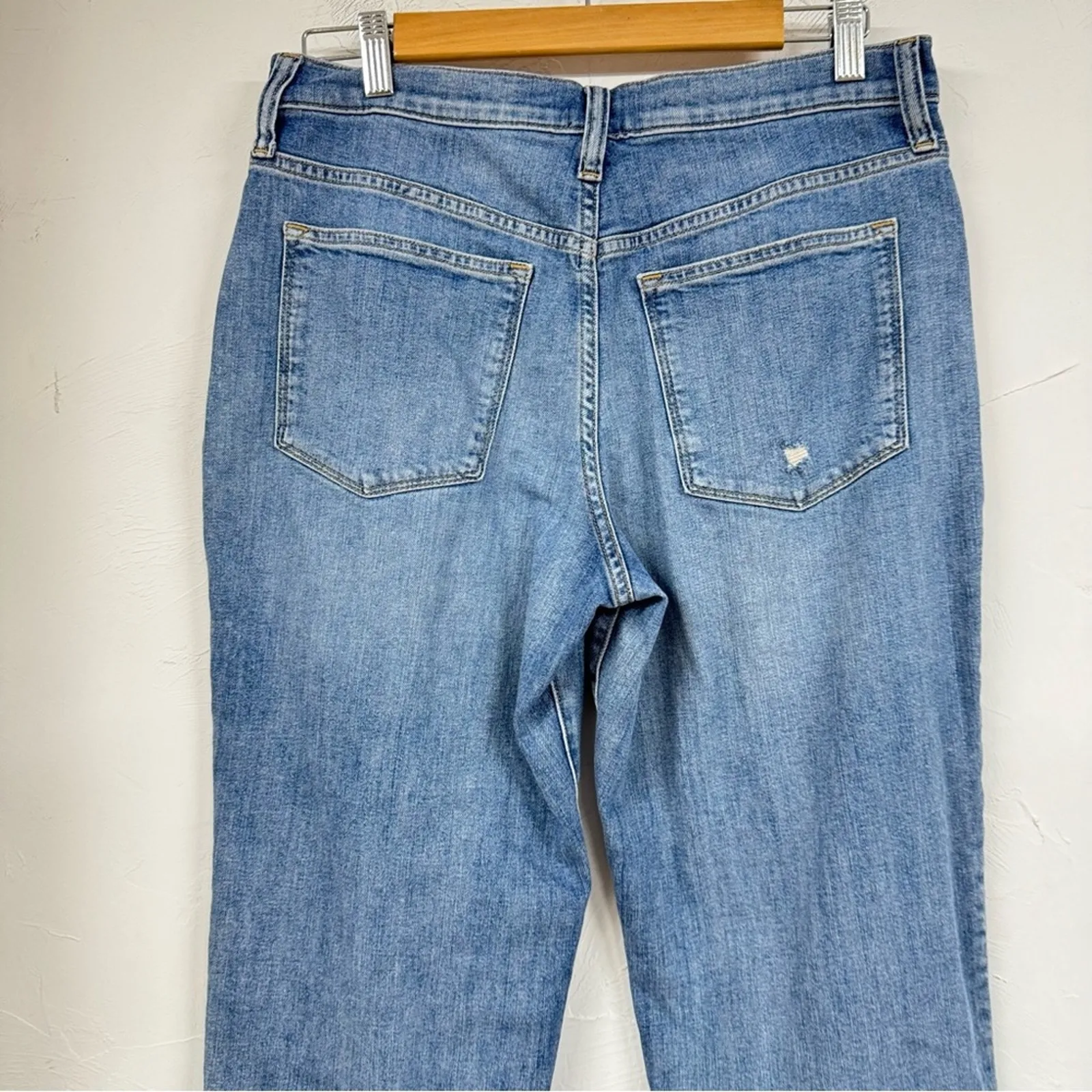 J Crew Light Wash Relaxed Boyfriend Womens Jeans 28 Zip Fly Blue Mid Rise - Image 7