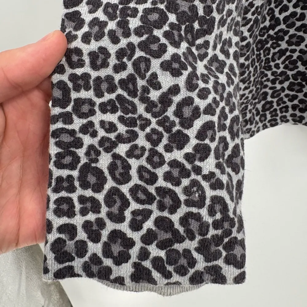 J Jill Gray Cotton Blend Animal Print Leopard Thin Knit Sweater Size Large - Image 5