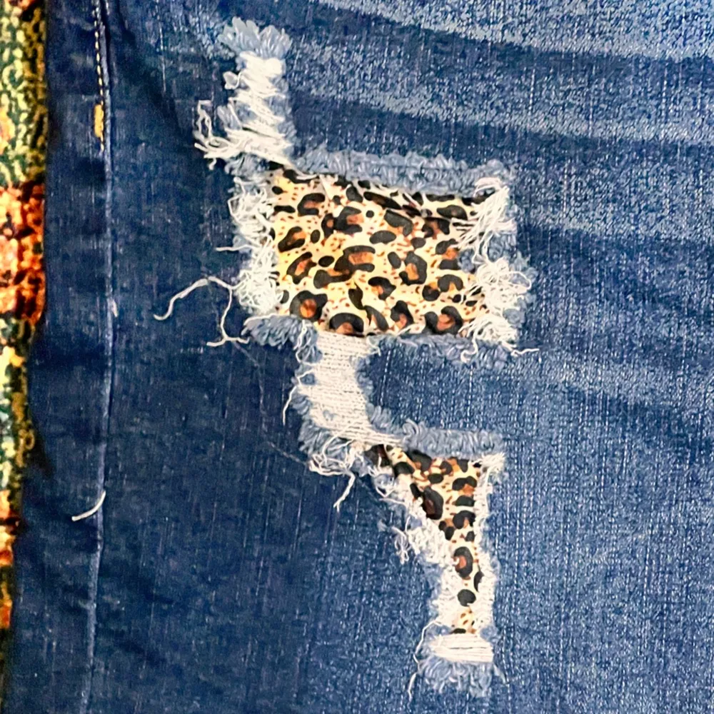 Judy Blue FINAL PRICE  Distressed Denim Shorts - Image 7