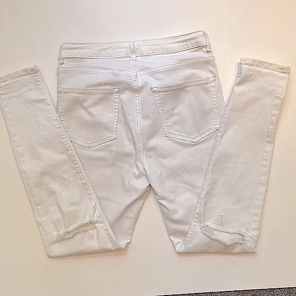 Forever 21 high waisted skinny white stretchy jeans distressed knees Size 29 - Image 4