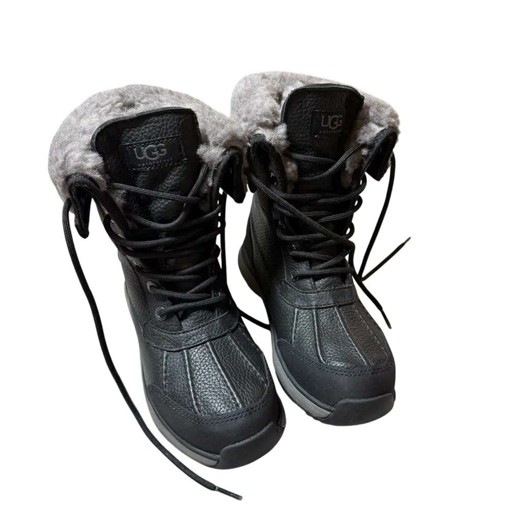 NEW Ugg Women’s Adirondack III Waterproof Fur Boot in Black/Grey Size 5 - Image 8