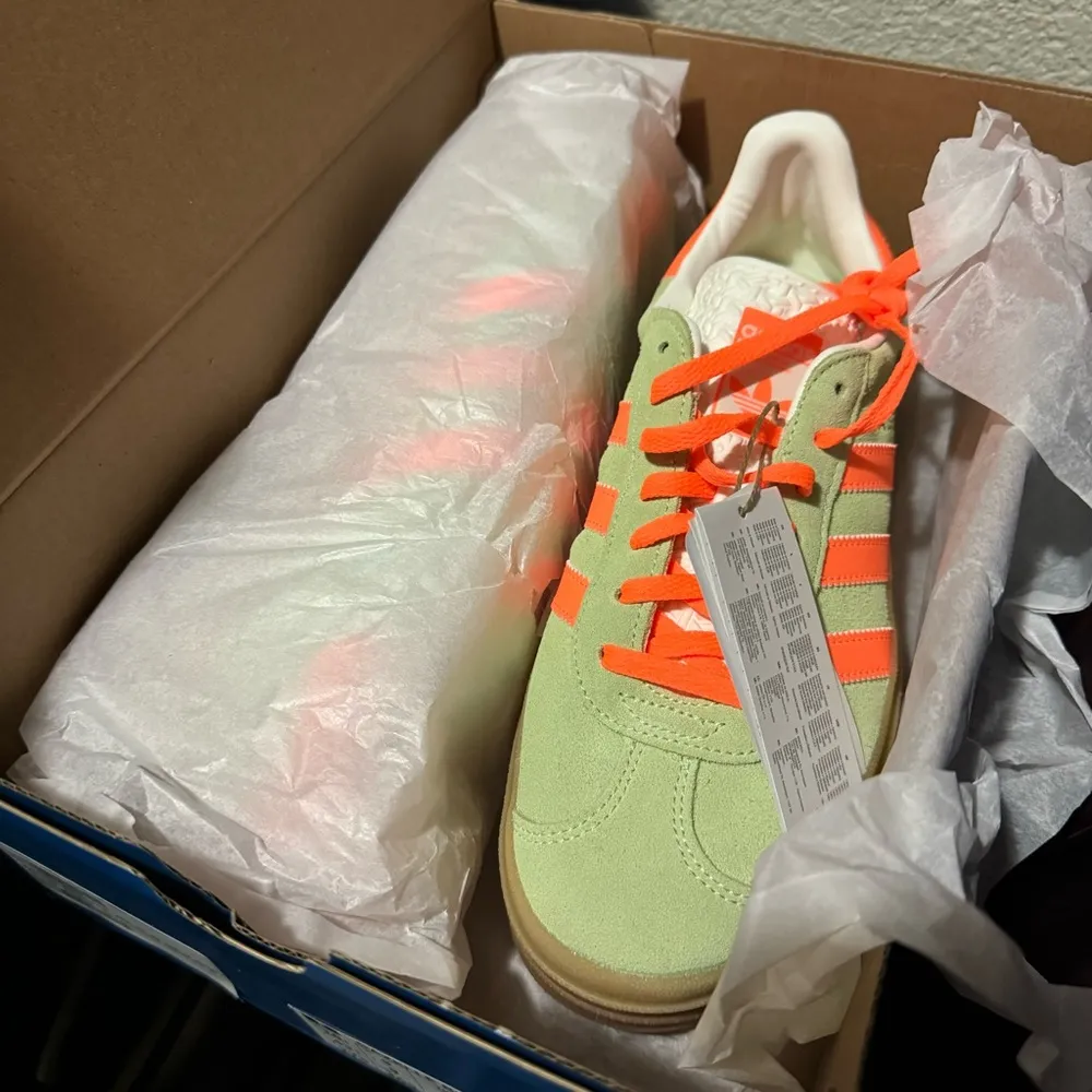 NEW ADIDAS GAZELLE BOLD W Semi Green Spark, Screaming Orange & Core White - Image 8