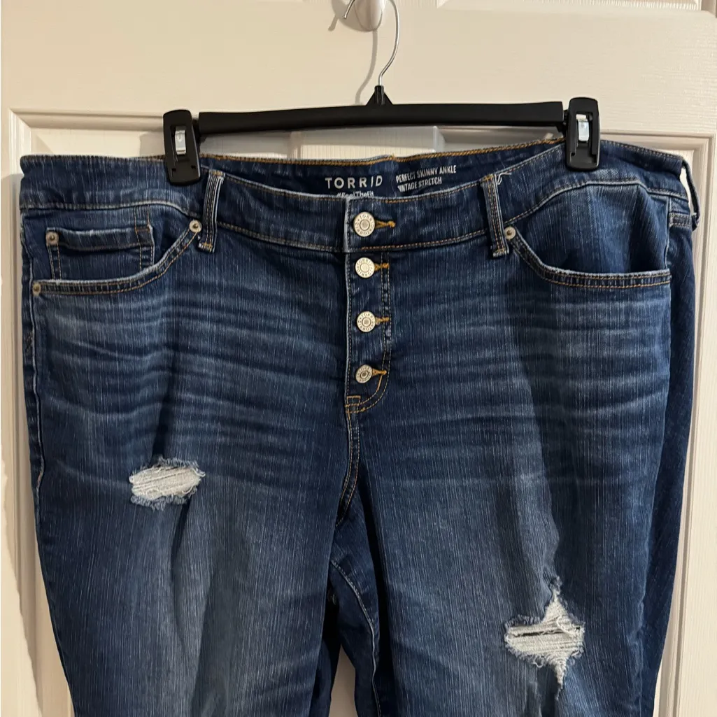 Torrid Perfect Skinny Ankle Vintage Stretch Mid-Rise Jean Plus 24short - Image 4