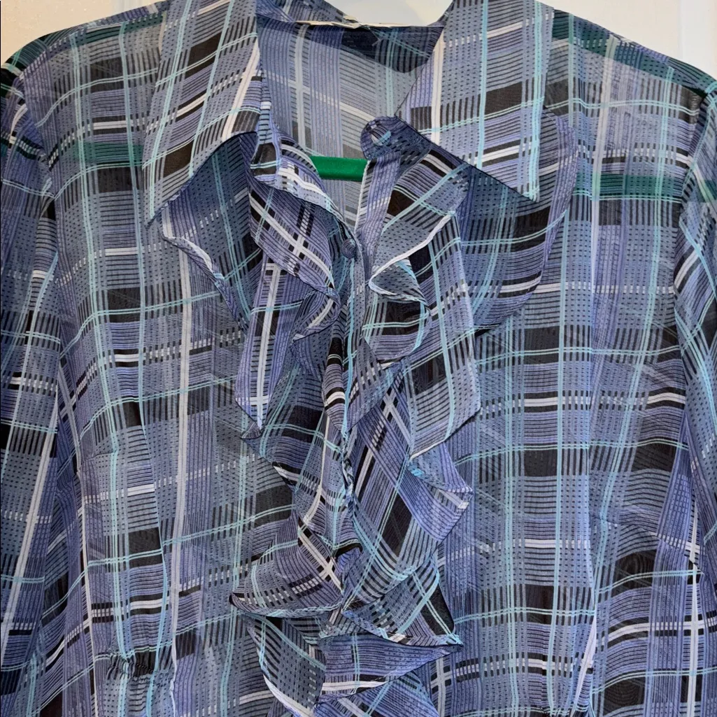 CABI BLOUSE SHADES OF BLUE RUFFLES DOWN CHEST ON CUFFS GATHERS IN BACK/FRONT - Image 7