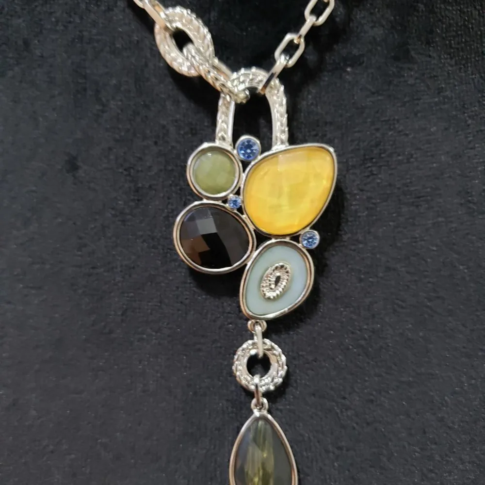 Lia Sophia Silver Tone Cut Crystal Mother Of Pearl Resin Necklace with Lobster - Image 5