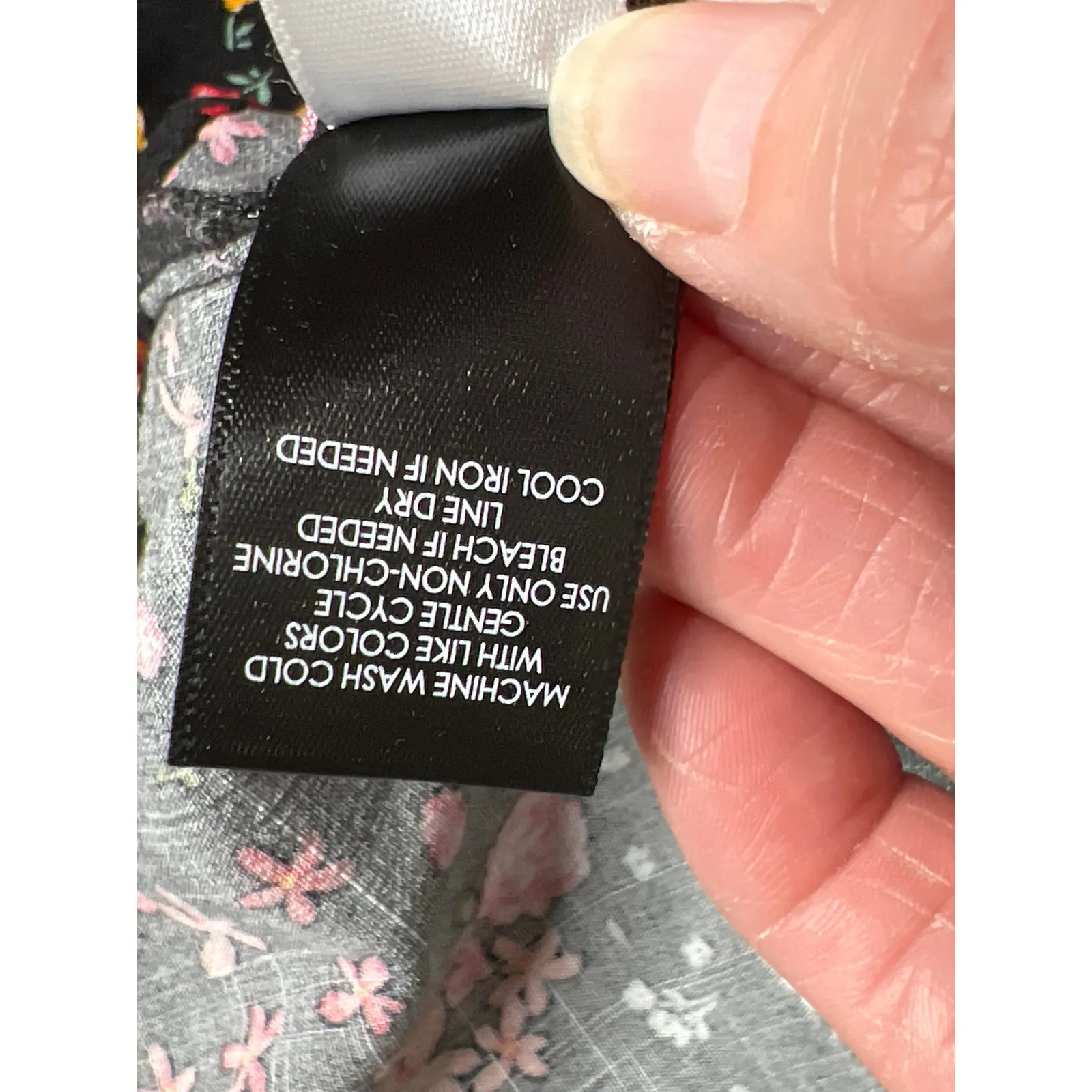 Torrid Harper size 4 shirt black floral 3/4 sleeves flowy career office church - Image 6