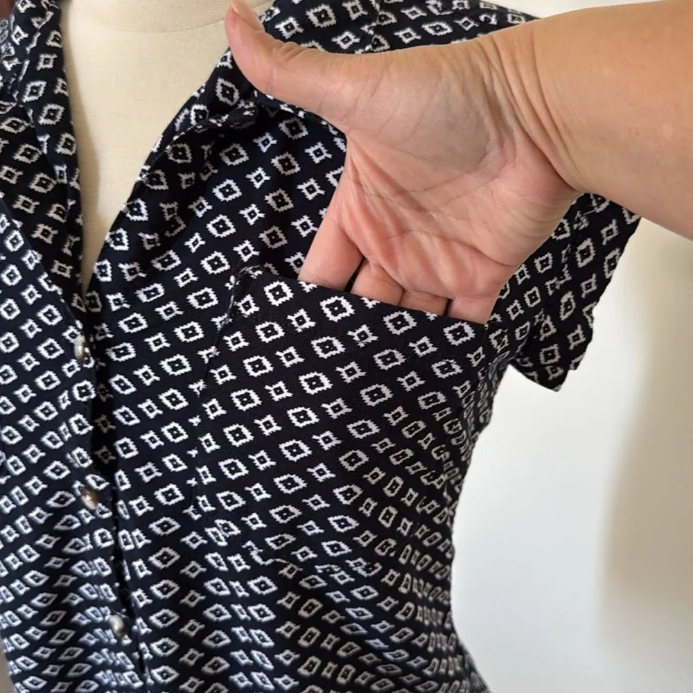 Jachs Girlfriend Button-Up Blouse Small Blue Diamond Print Short Sleeve Casual‎ - Image 4