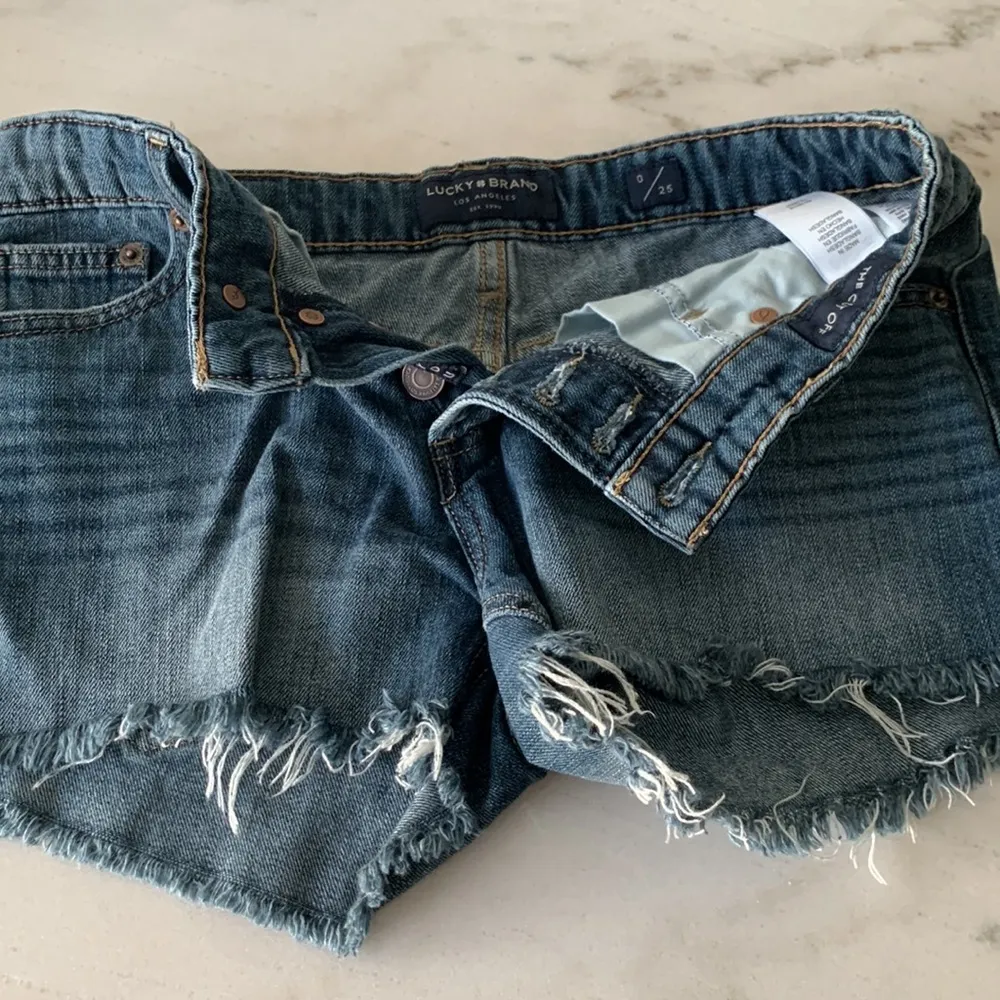 Lucky Brand  The Cut Off Denim Shorts - Image 8