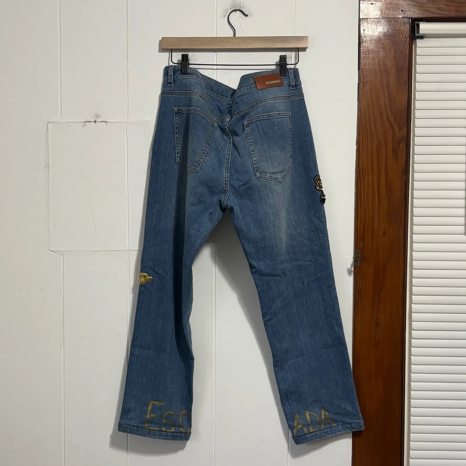 Escada Embellished Denim Jeans Live Laugh Love Butterfly Bee Roses size 32" Blue - Image 4