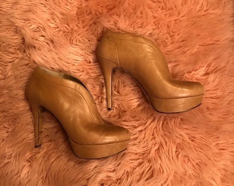 Nine West Tan Platforms - Image 4