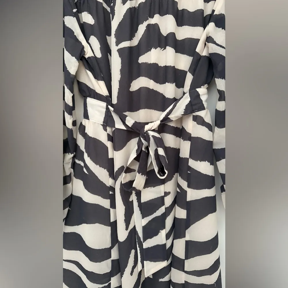 Gray and beige zebra print midi dress with long sleeves and belt. - Image 6