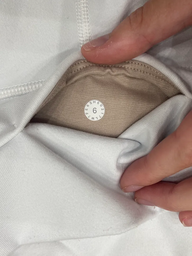 Lululemon Wunder Short *Full-On Luon 2" - Image 6