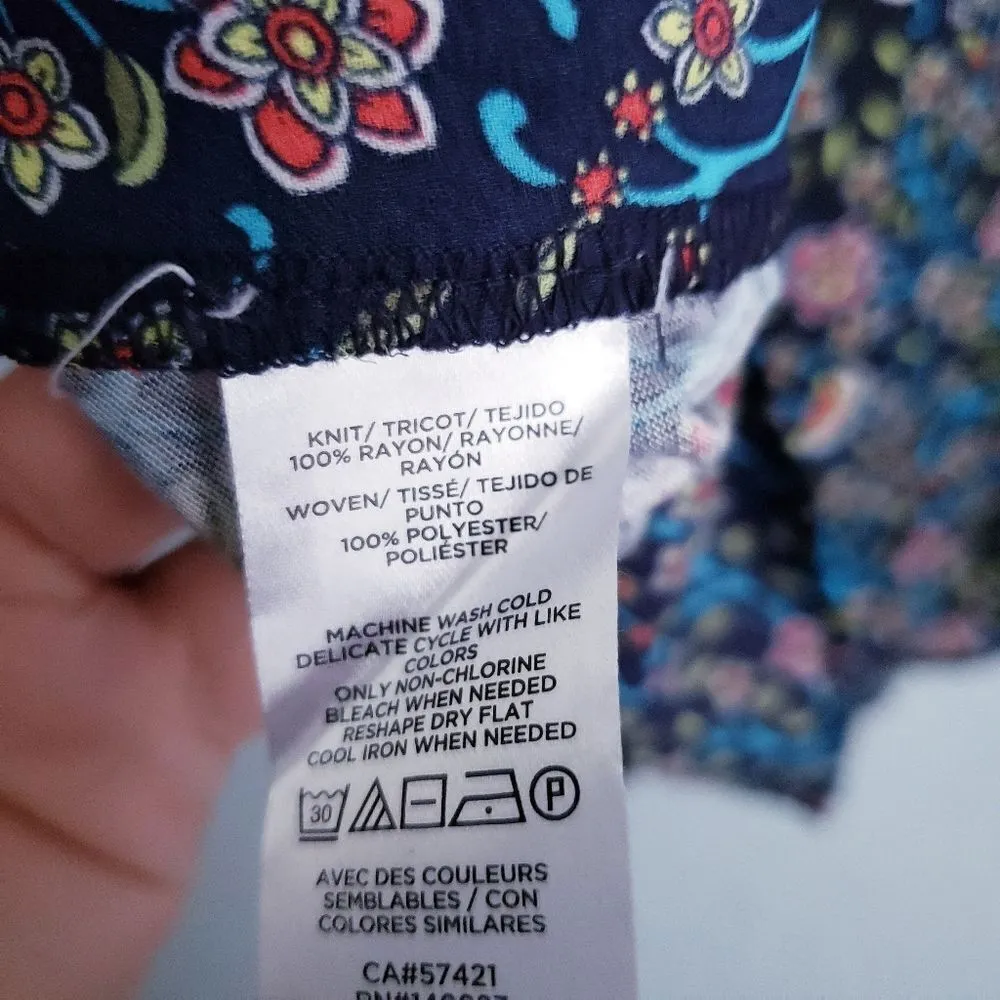 LOFT Vine V-Neck Mixed Media Shell - Image 6