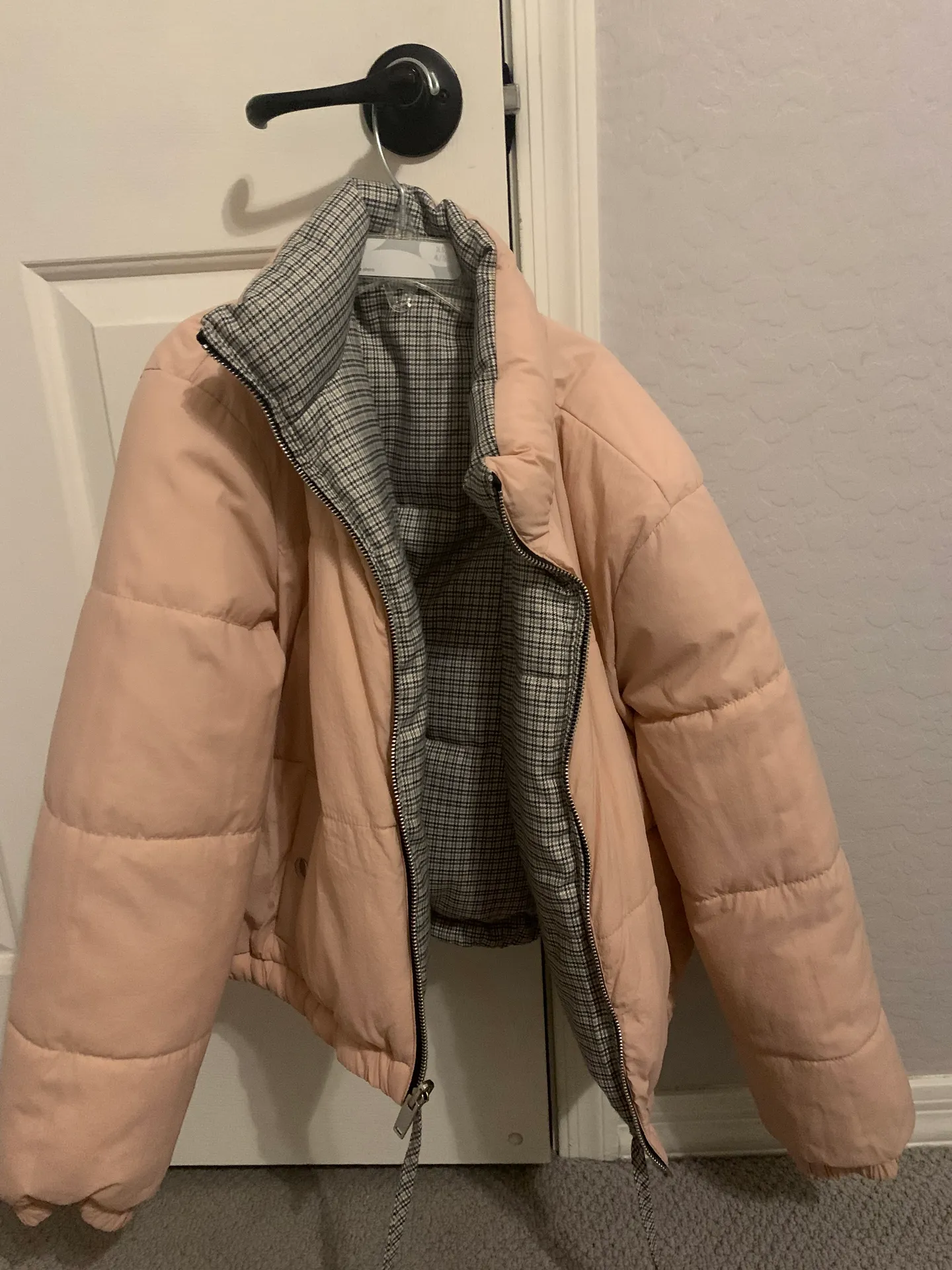 American Eagle  Cropped Reversible Puffer Jacket - Image 5