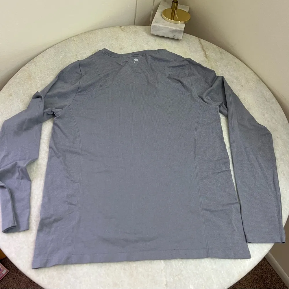 NWT  Performance Seamless Long Sleeve Top Classic Grey Heather Size M - Image 4