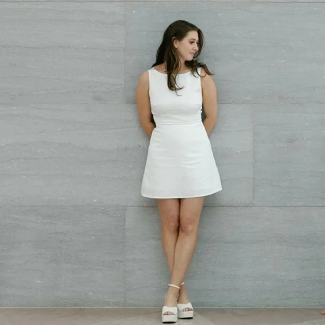 Reformation‎ | Zenni 100% Linen Boat Neck Mini Dress in White - Image 4