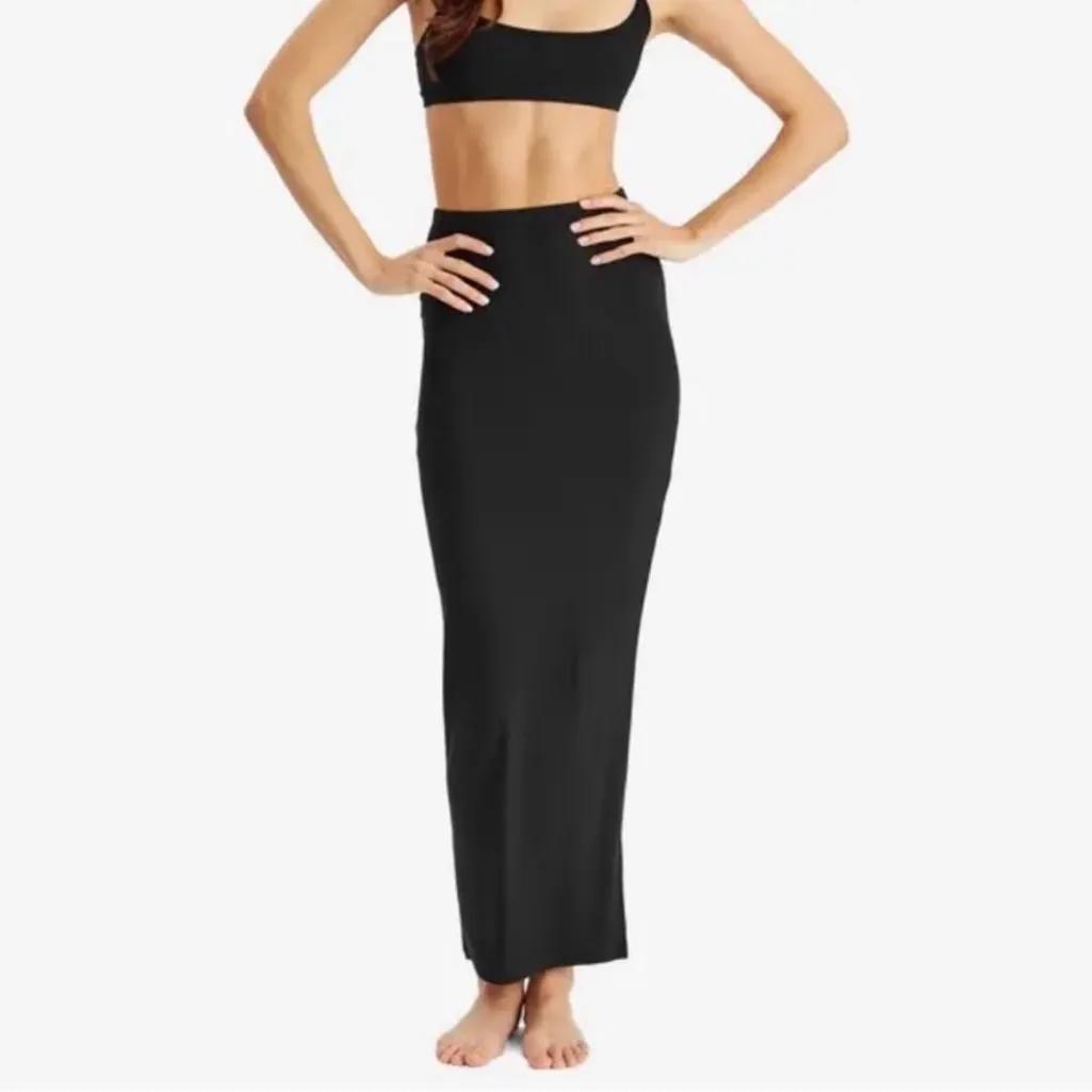 lounge skirt in Oxide NWT size Medium - Image 4