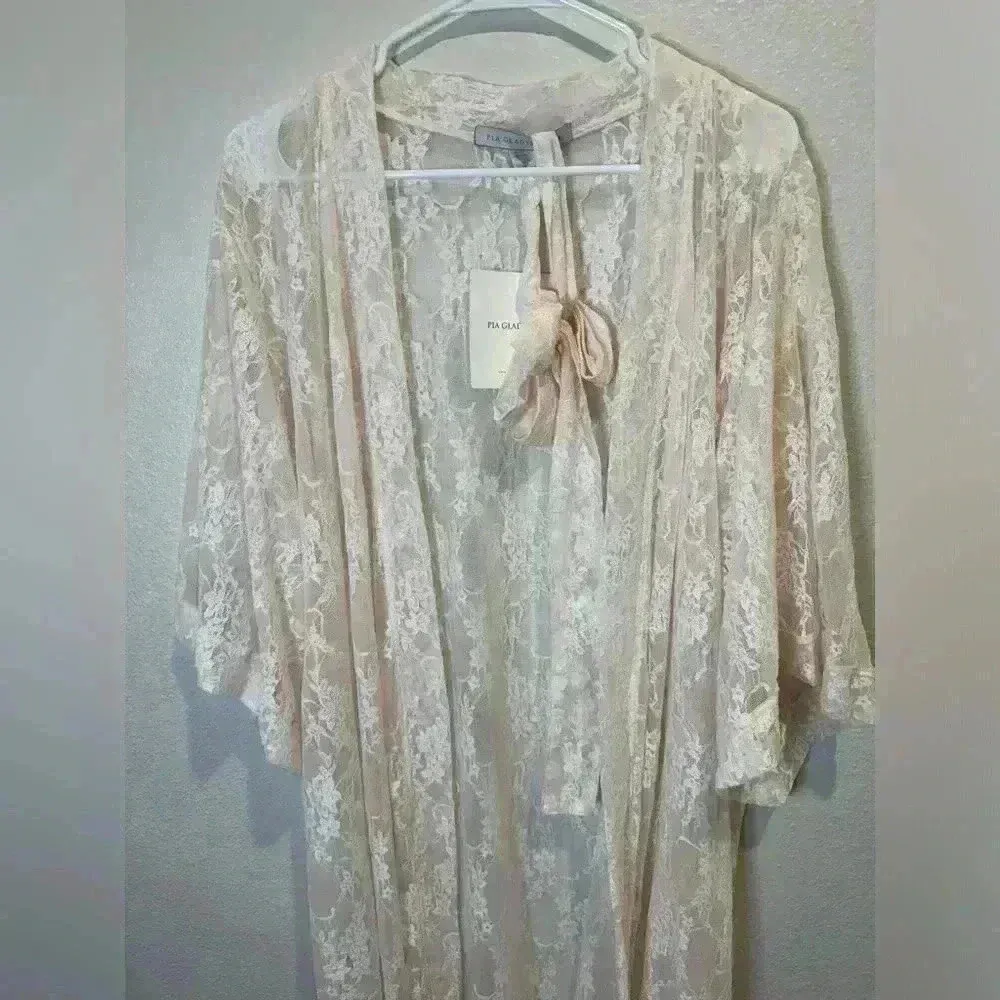Pia Gladys Perey NWT Women’s Guipure Wedding Sheer Lace‎ Robe Size 4 - Image 2