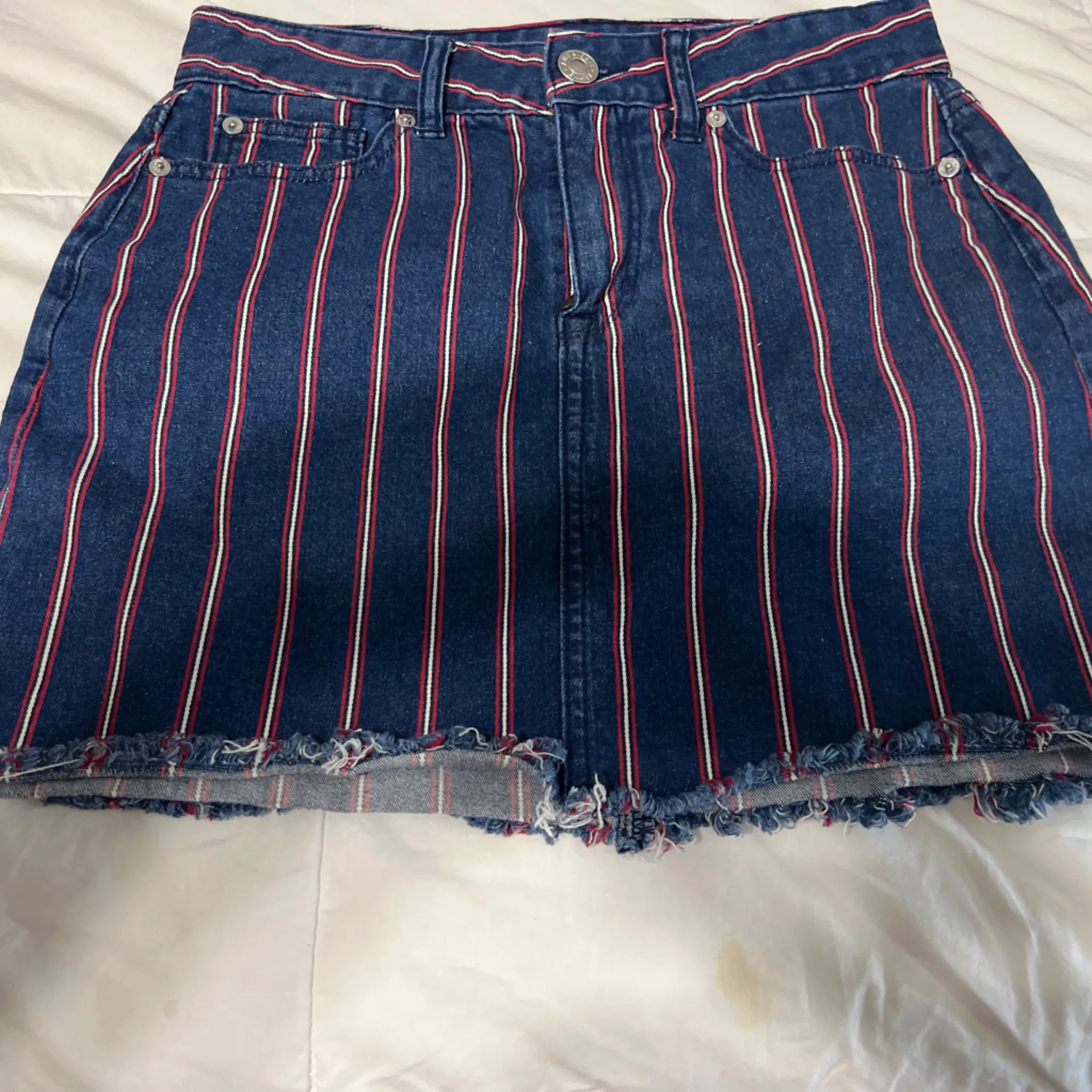 American Eagle Blue and Red Denim Shirt - Image 2