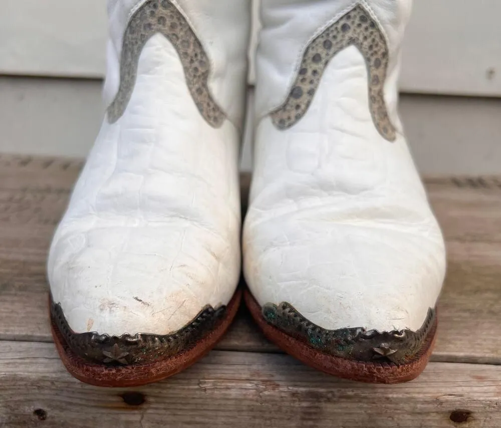 Vintage 80s white and tooled slouchy cowgirl western boots Size 8 - Image 6