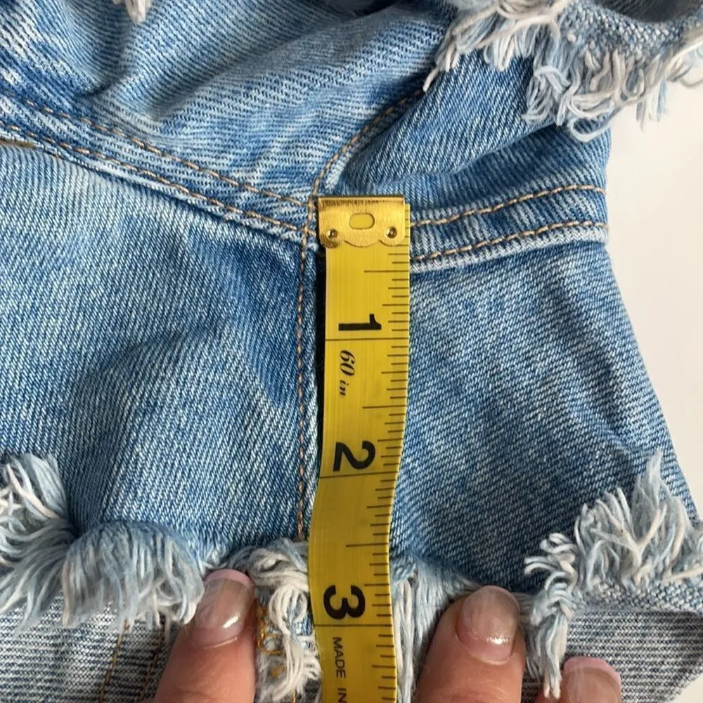 Levi’s 501 premium button fly distressed cutoff shorts. Size 24 - Image 15