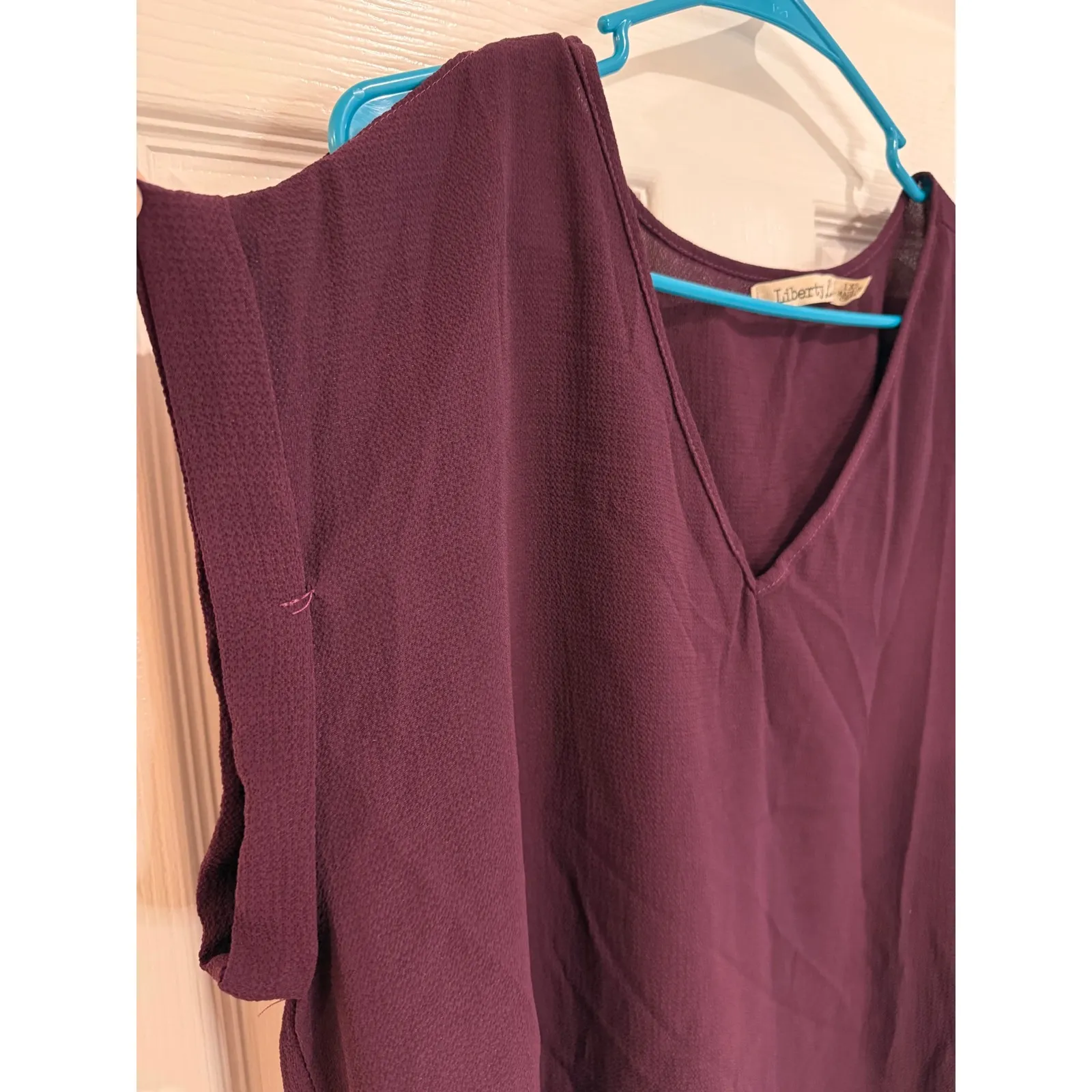 Liberty‎ Love Cold Shoulder Top V-Neck Casual Blouse Flowy Burgundy 1XL - Image 2