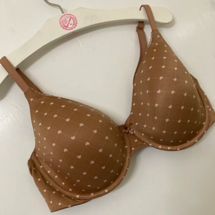 Body by Victoria Lightly Lined Push Up Bra Size 38D - Image 5